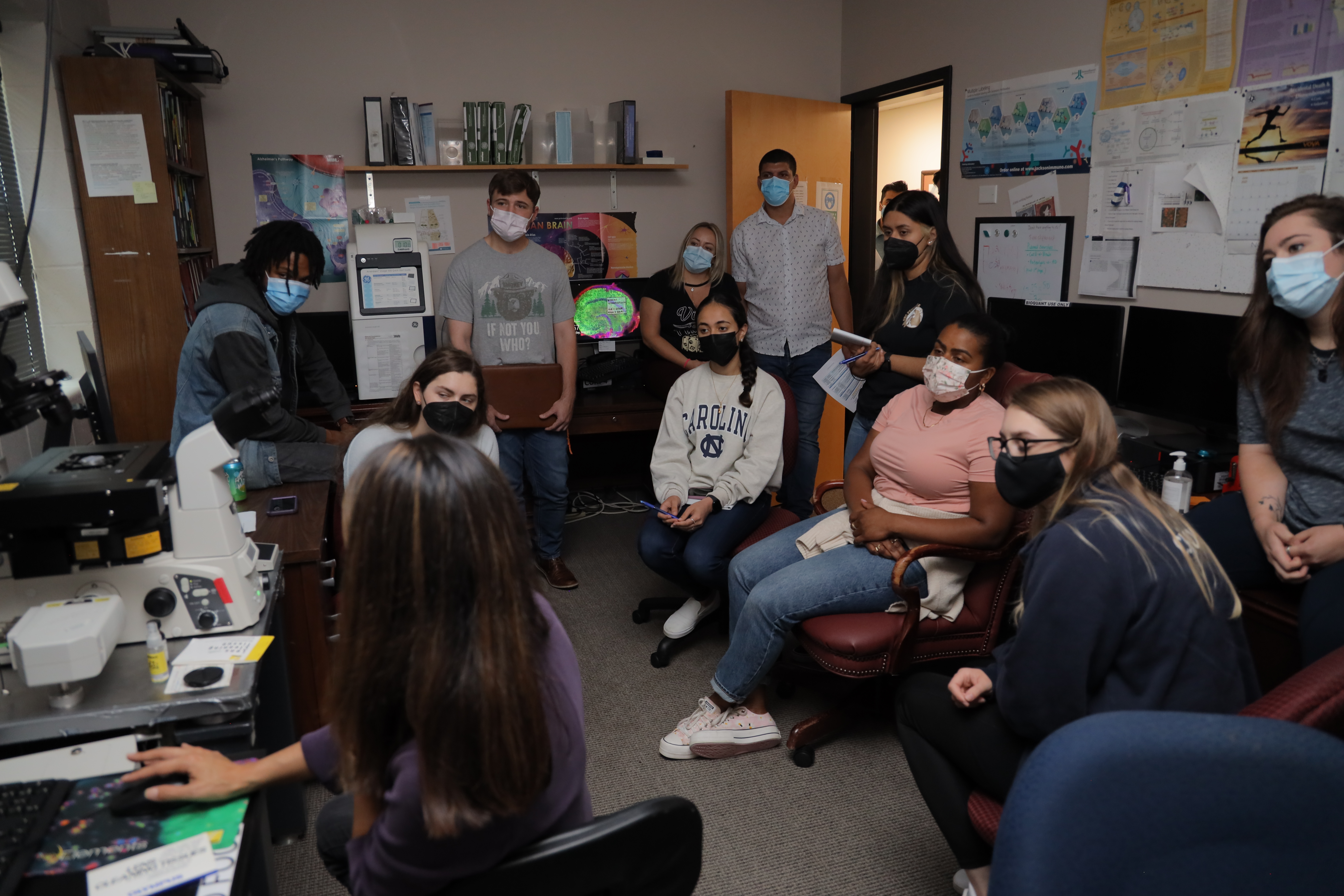 Michelle Itano, the UNC Neuroscience Microscopy Core Facility Director and Chan Zuckerberg Initiative Imaging Scientist.