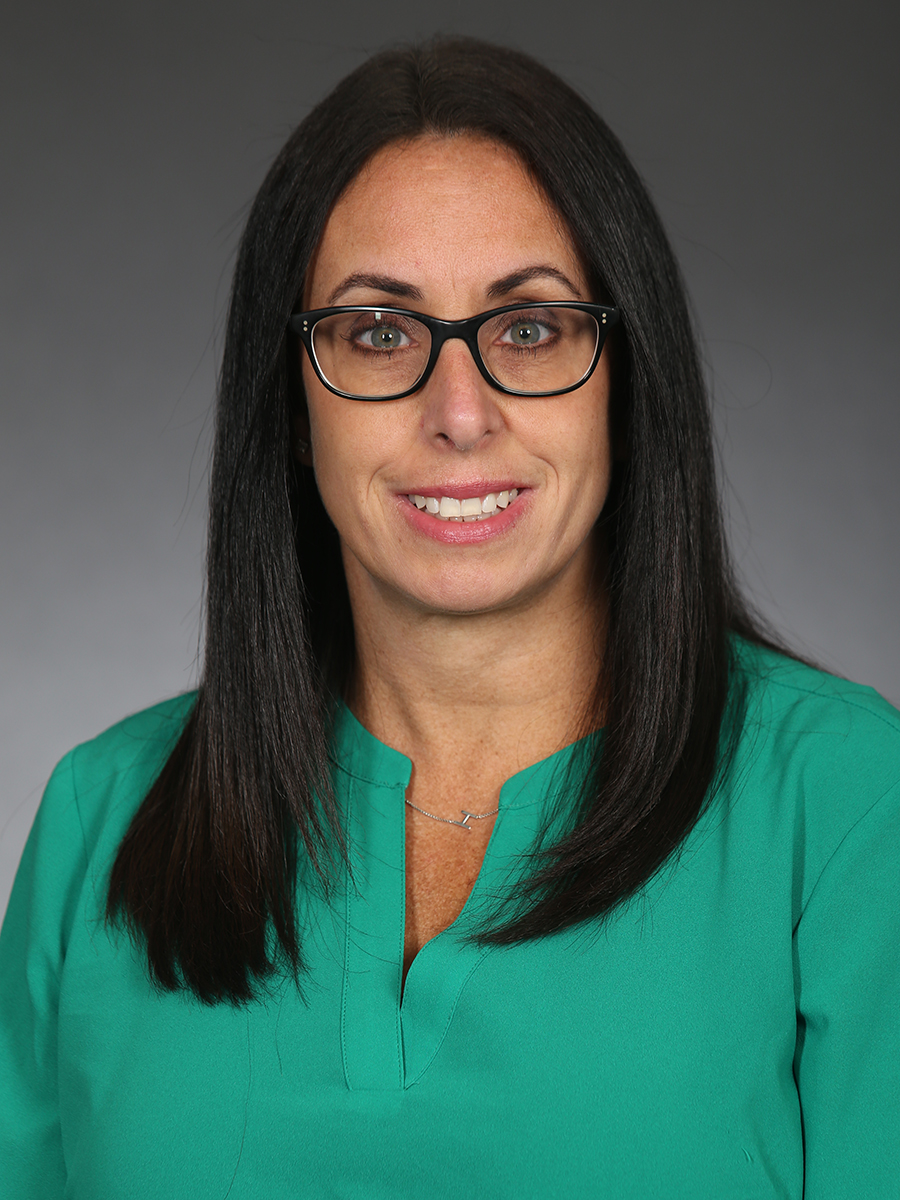 A headshot of Stephanie Robinson