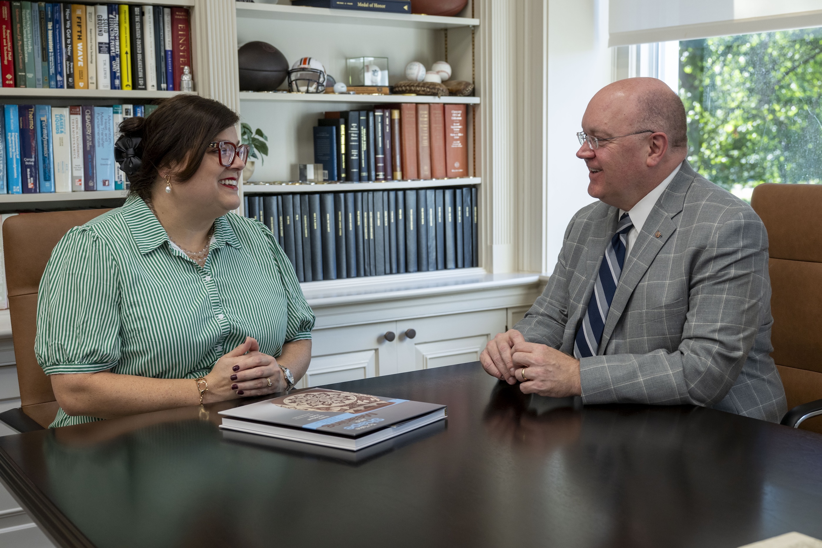 Nanci Chavis chats with Auburn University President Christopher Roberts