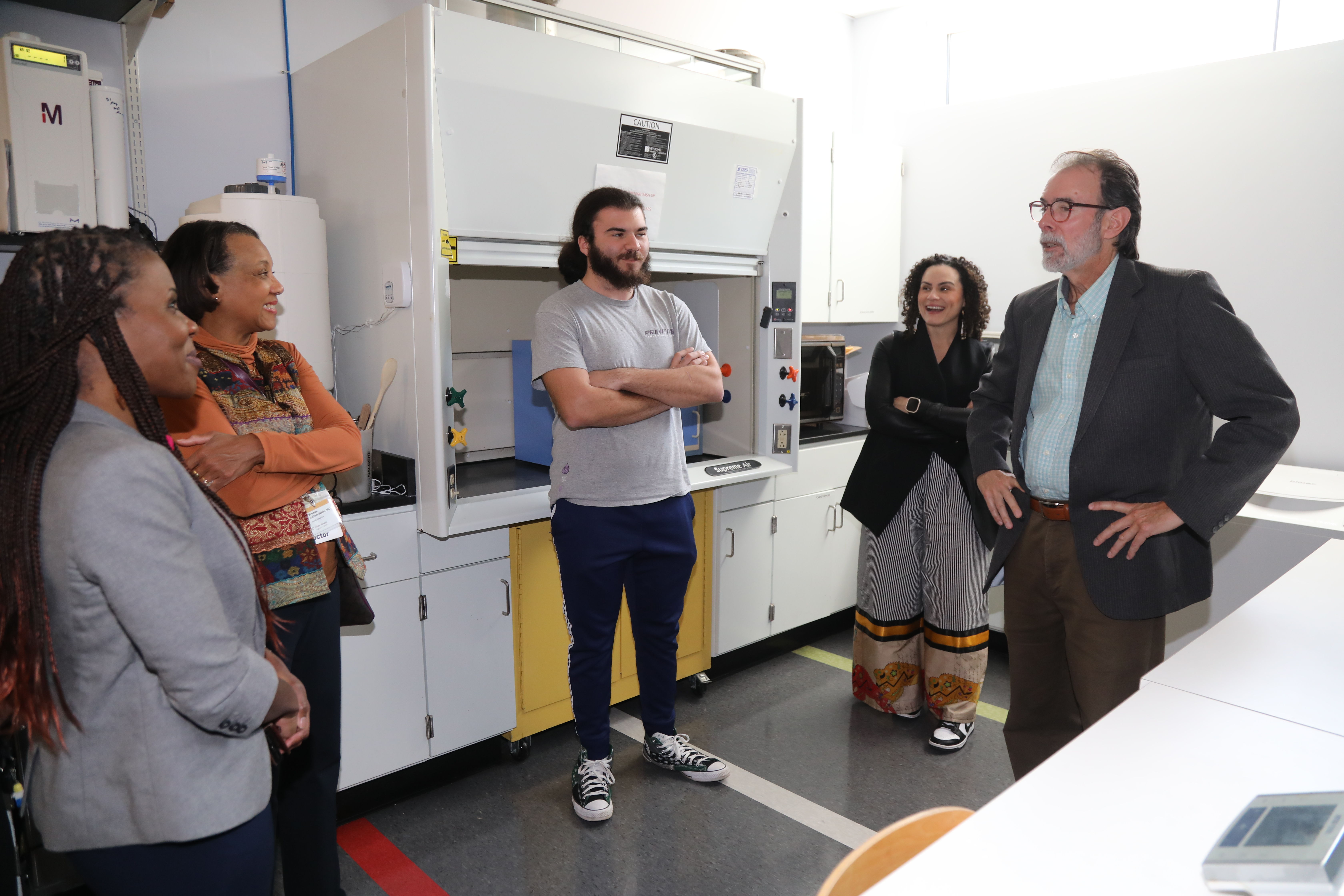 Wake Forest School of Medicine faculty tour Dr. Ben Bahr’s&nbsp;Alzheimer's Disease Research Lab