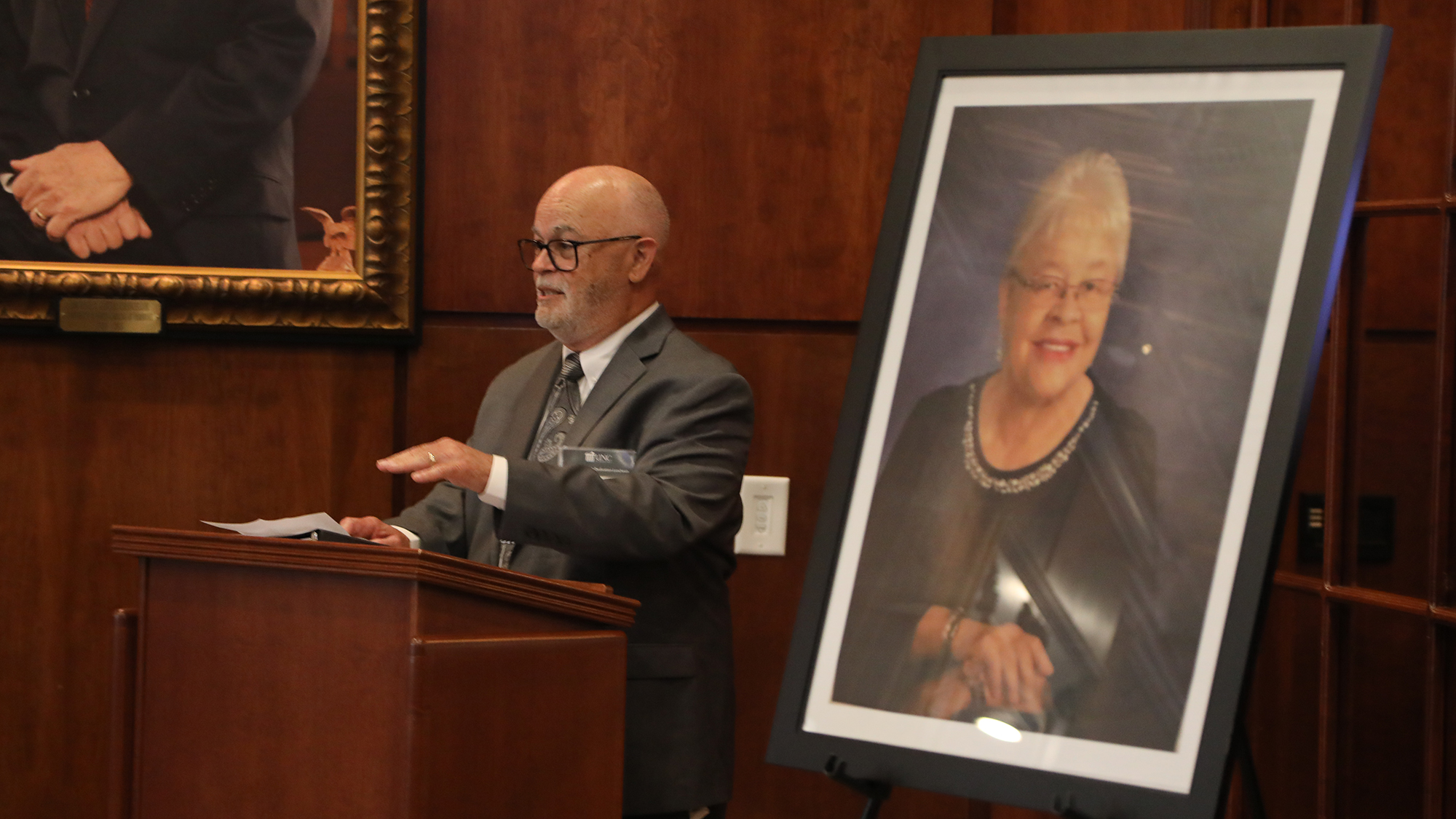 Ron Oxendine speaks during Oxendine Bench dedication