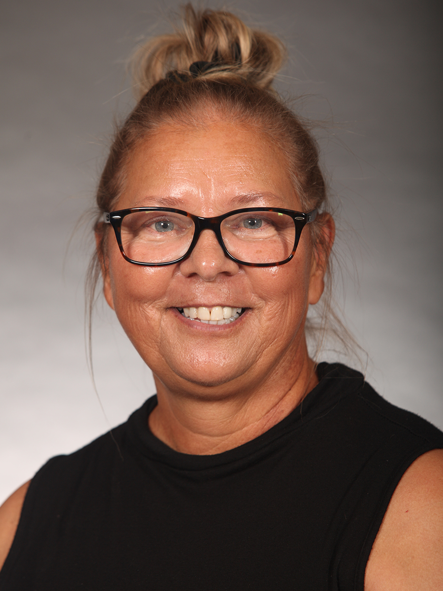 Elaine Vesely, headshot