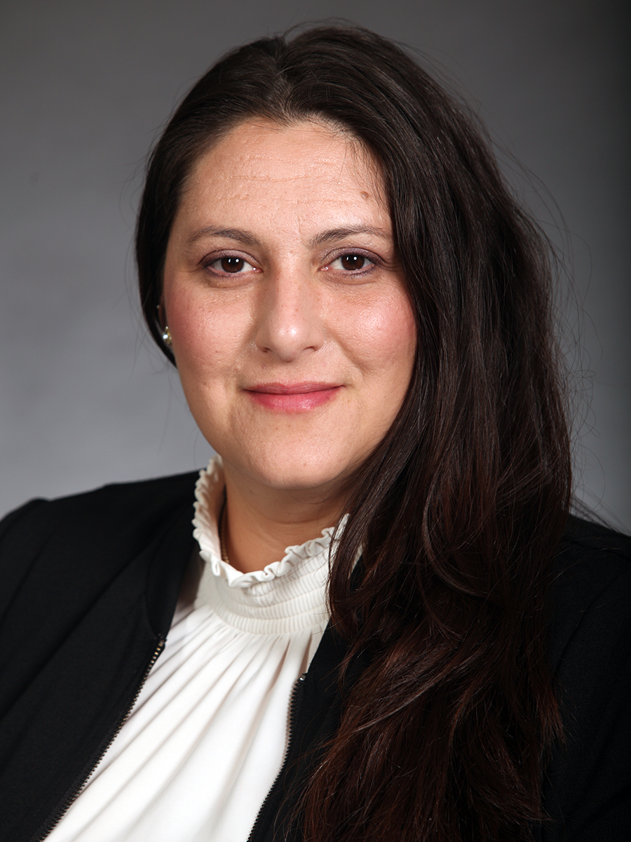 laurel_collins headshot