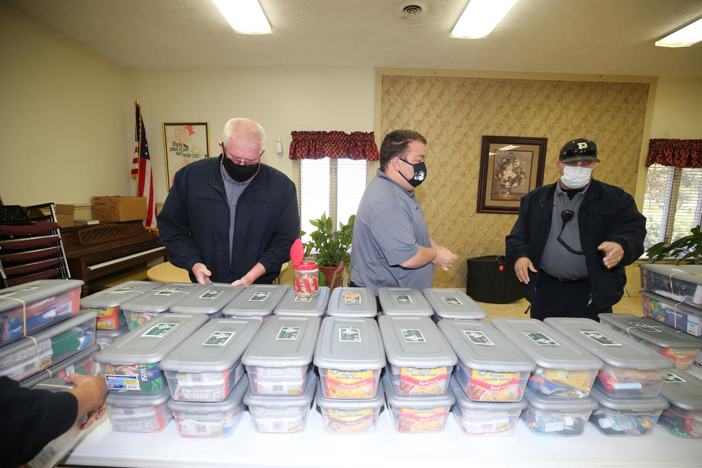 Campus police, Burnt Swamp Baptist Association deliver holiday care