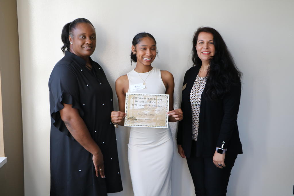 2023 - 2024 UNCP FOL Curtis Scholarship Recipient: De’Ja Mcintyre