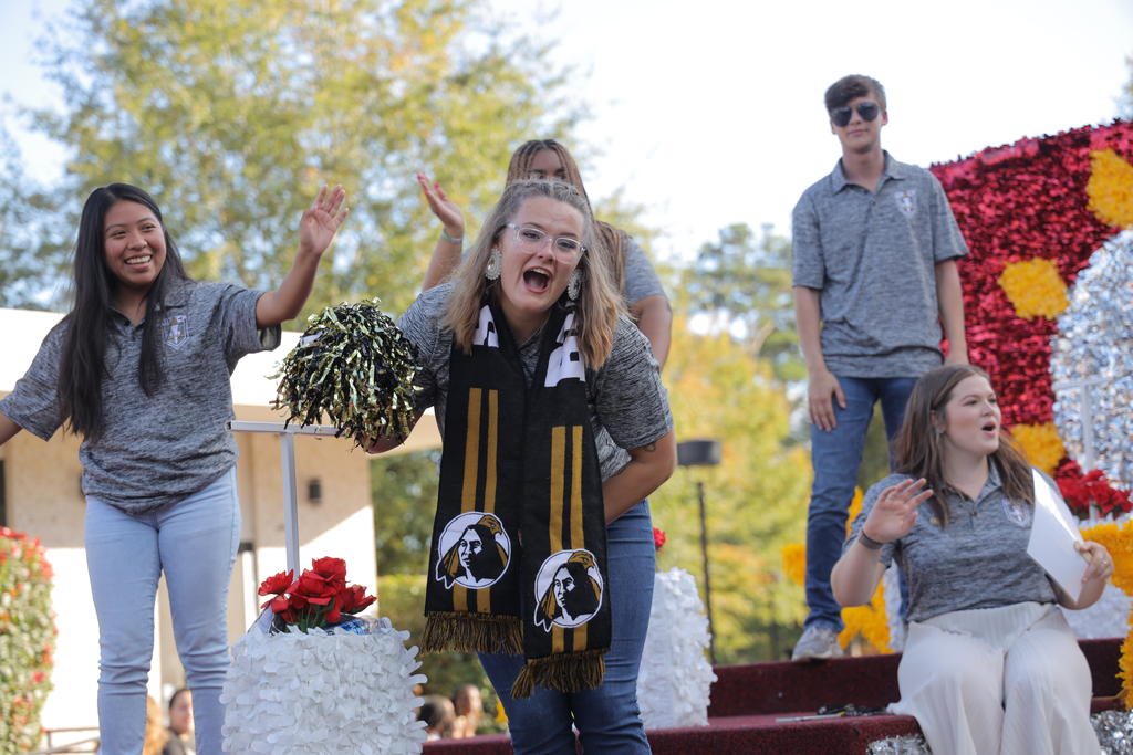 1887 society at the parade