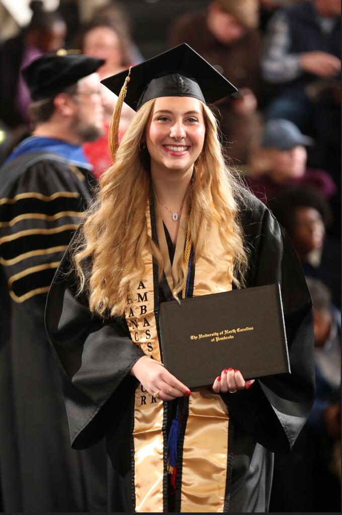 Lindsay Branch earned her degree at Winter Commencement